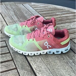 Oncloud - CloudFlow Sneakers women’s 6.5 ❤️🤍💚